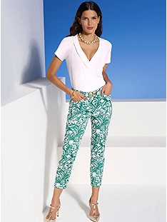 Printed Slim Fit Capris product image (540167.EDWH.1.8_WithBackground)