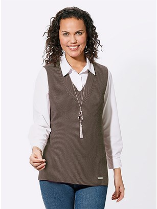 Ribbed V-Neck Sweater Vest product image (584720.DKTP.1.1_WithBackground)